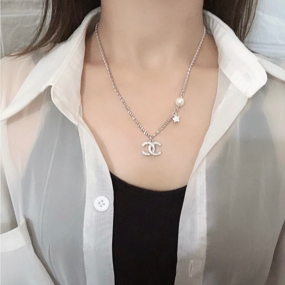 CHANEL Silver Necklace with Pearl and Star Charm